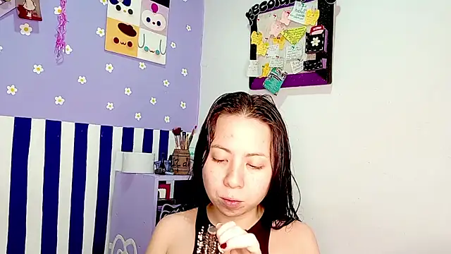 PetiteIvoryQueen19 online show from 06-24-26, 04:55
