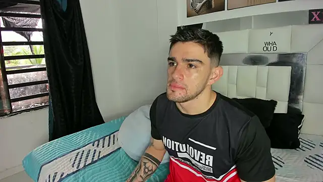 Sexy Alejandro  online show from 12-06-24, 12:16