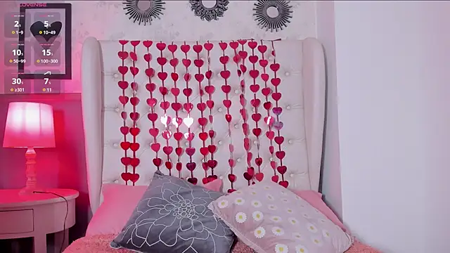 Snapshot of melanie_hills chatting on 02-17-25, 10:07 melanie hills online show from 02-17-25, 10:07