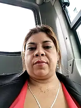 Snapshot of Laura-Hernandez chatting on 12-12-24, 05:48 Laura-Hernandez online show from 12-12-24, 05:48