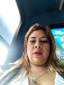 Snapshot of Laura-Hernandez chatting on 12-19-24, 03:30 Laura-Hernandez online show from 12-19-24, 03:30