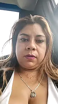 Snapshot of Laura-Hernandez chatting on 12-19-24, 10:00 Laura-Hernandez online show from 12-19-24, 10:00