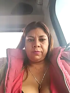 Snapshot of Laura-Hernandez chatting on 12-26-24, 09:58 Laura-Hernandez online show from 12-26-24, 09:58
