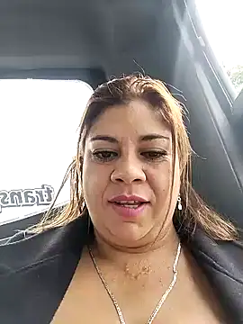Snapshot of Laura-Hernandez chatting on 12-27-24, 05:16 Laura-Hernandez online show from 12-27-24, 05:16
