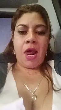 Snapshot of Laura-Hernandez chatting on 12-27-24, 11:21 Laura-Hernandez online show from 12-27-24, 11:21