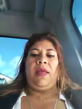 Snapshot of Laura-Hernandez chatting on 12-31-24, 02:47 Laura-Hernandez online show from 12-31-24, 02:47