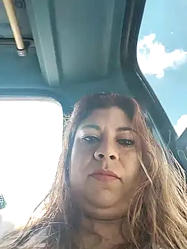 Snapshot of Laura-Hernandez chatting on 01-07-25, 04:05 Laura-Hernandez online show from 01-07-25, 04:05