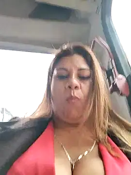 Snapshot of Laura-Hernandez chatting on 01-17-25, 07:49 Laura-Hernandez online show from 01-17-25, 07:49