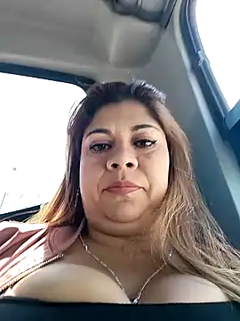 Snapshot of Laura-Hernandez chatting on 01-18-25, 04:10 Laura-Hernandez online show from 01-18-25, 04:10