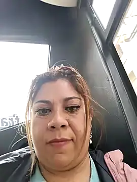 Snapshot of Laura-Hernandez chatting on 01-29-25, 03:47 Laura-Hernandez online show from 01-29-25, 03:47