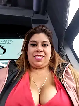 Snapshot of Laura-Hernandez chatting on 02-11-25, 10:50 Laura-Hernandez online show from 02-11-25, 10:50