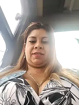 Snapshot of Laura-Hernandez chatting on 02-12-25, 02:32 Laura-Hernandez online show from 02-12-25, 02:32