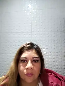 Snapshot of Laura-Hernandez chatting on 02-15-25, 12:26 Laura-Hernandez online show from 02-15-25, 12:26