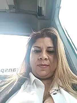 Snapshot of Laura-Hernandez chatting on 02-18-25, 02:38 Laura-Hernandez online show from 02-18-25, 02:38