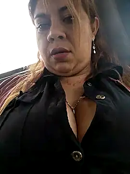 Snapshot of Laura-Hernandez chatting on 03-04-25, 04:09 Laura-Hernandez online show from 03-04-25, 04:09