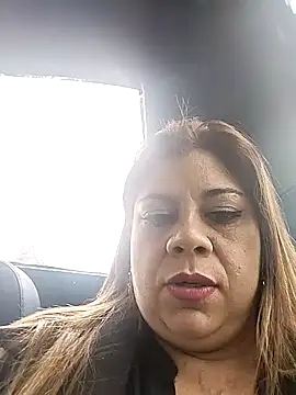 Snapshot of Laura-Hernandez chatting on 03-06-25, 02:18 Laura-Hernandez online show from 03-06-25, 02:18