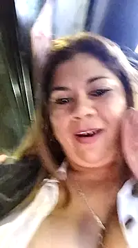 Snapshot of Laura-Hernandez chatting on 03-08-25, 12:55 Laura-Hernandez online show from 03-08-25, 12:55