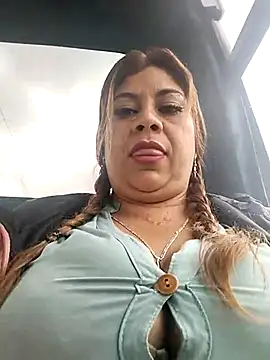 Snapshot of Laura-Hernandez chatting on 03-13-25, 02:55 Laura-Hernandez online show from 03-13-25, 02:55