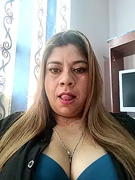 Snapshot of Laura-Hernandez chatting on 09-16-25, 02:40 Laura-Hernandez online show from 09-16-25, 02:40