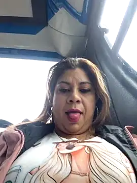 Laura-Hernandez online show from 05-01-26, 03:27