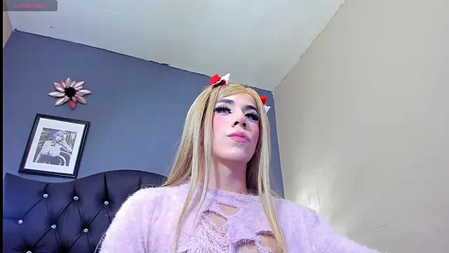 Kenia Fox online show from 01-27-25, 11:43