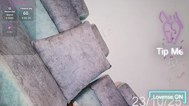 Kenia Fox online show from 10-24-25, 05:59