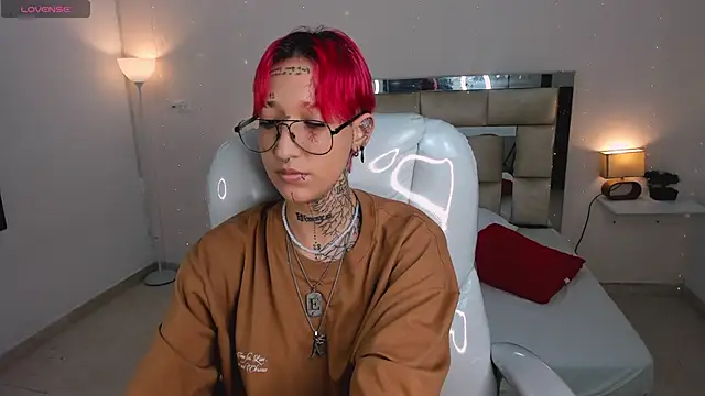 ravengreen  online show from 01-24-25, 10:51