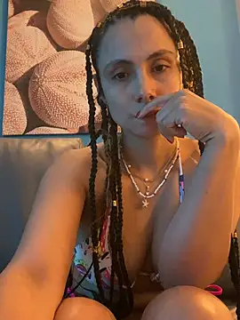 Snapshot of MafeeRoss chatting on 04-10-26, 01:27 MafeeRoss online show from 04-10-26, 01:27