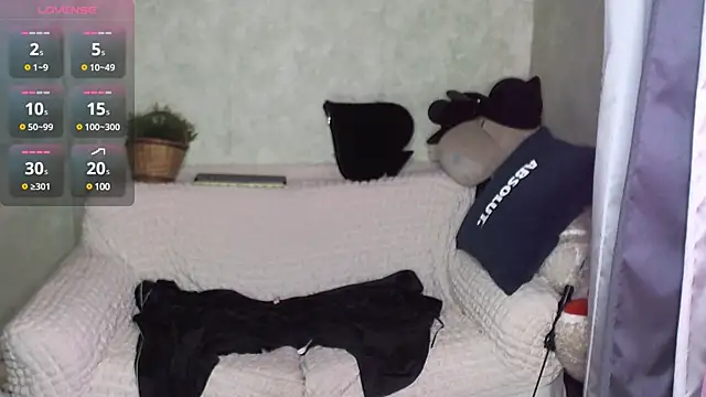 Snapshot of rossi_r chatting on 03-21-25, 06:29 rossi r online show from 03-21-25, 06:29