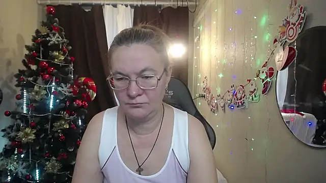 Snapshot of HolyMilfa chatting on 12-05-24, 07:27 HolyMilfa online show from 12-05-24, 07:27