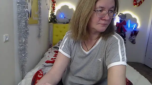 Snapshot of HolyMilfa chatting on 12-08-24, 01:36 HolyMilfa online show from 12-08-24, 01:36