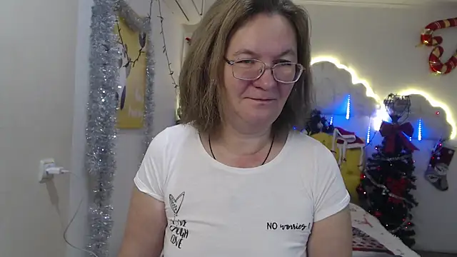 Snapshot of HolyMilfa chatting on 12-26-24, 07:24 HolyMilfa online show from 12-26-24, 07:24