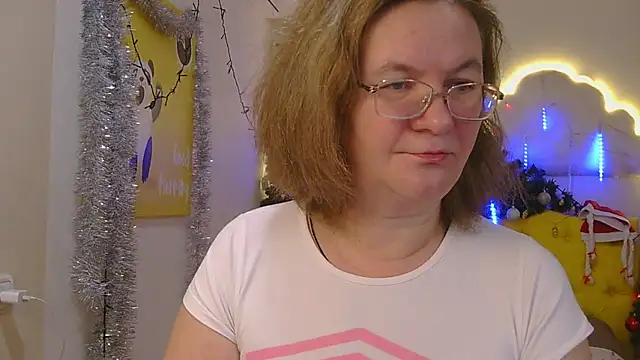 Snapshot of HolyMilfa chatting on 01-12-25, 08:04 HolyMilfa online show from 01-12-25, 08:04