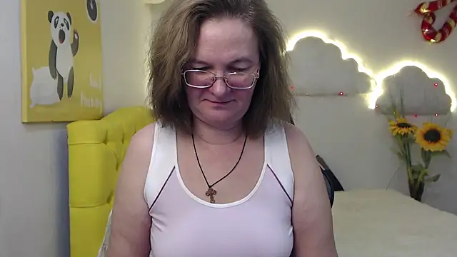 Snapshot of HolyMilfa chatting on 02-07-25, 10:29 HolyMilfa online show from 02-07-25, 10:29