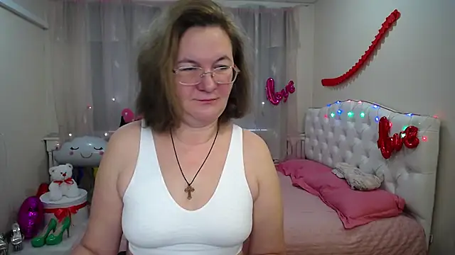 Snapshot of HolyMilfa chatting on 02-16-25, 07:37 HolyMilfa online show from 02-16-25, 07:37