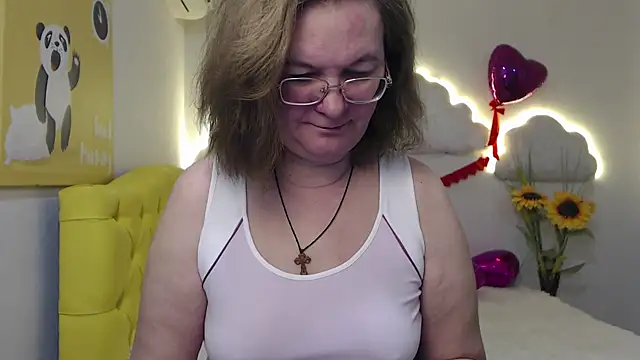 Snapshot of HolyMilfa chatting on 02-21-25, 07:45 HolyMilfa online show from 02-21-25, 07:45