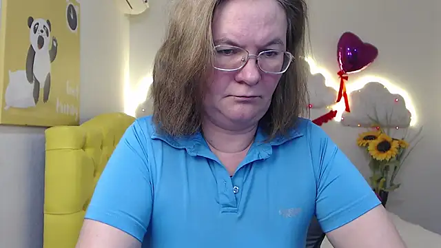 Snapshot of HolyMilfa chatting on 03-07-25, 04:55 HolyMilfa online show from 03-07-25, 04:55