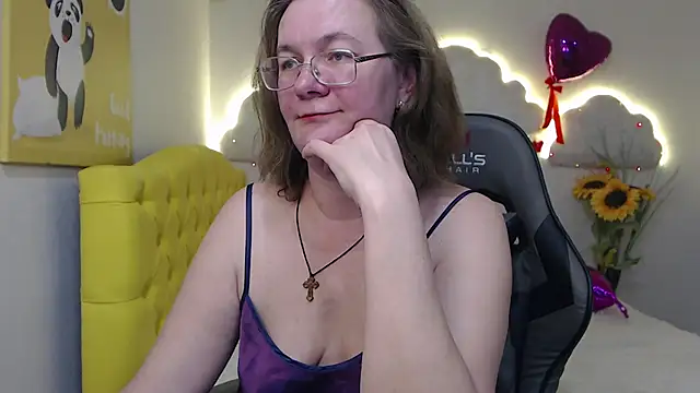 Snapshot of HolyMilfa chatting on 03-09-25, 04:11 HolyMilfa online show from 03-09-25, 04:11