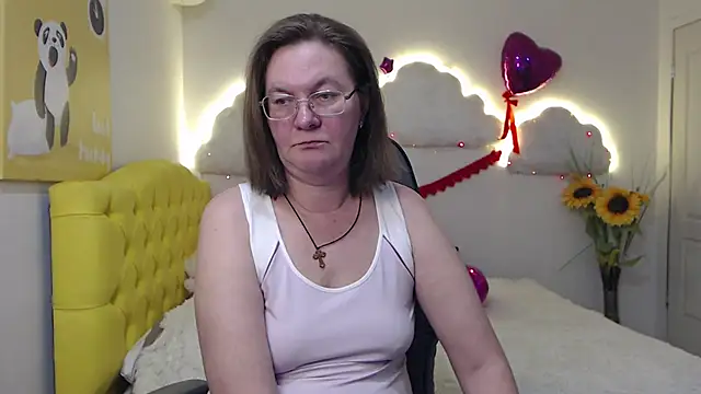 Snapshot of HolyMilfa chatting on 03-22-25, 11:00 HolyMilfa online show from 03-22-25, 11:00