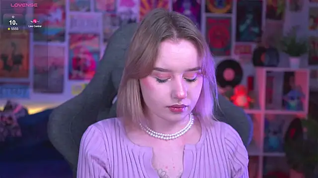 AdeleLoomis online show from 12-18-24, 08:25