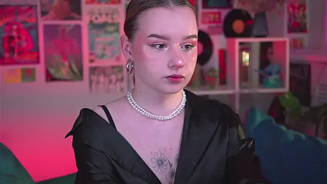 AdeleLoomis online show from 12-21-24, 08:21