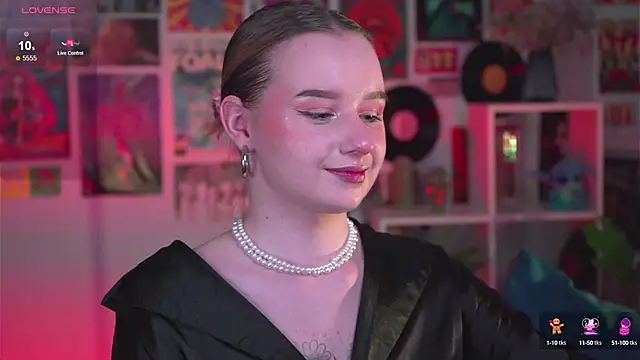 AdeleLoomis online show from 12-21-24, 11:24