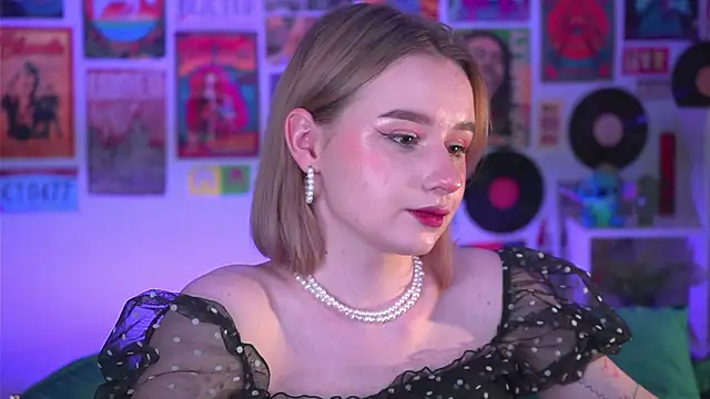 AdeleLoomis online show from 12-23-24, 11:17