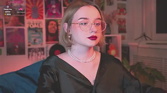 AdeleLoomis online show from 01-19-25, 10:17