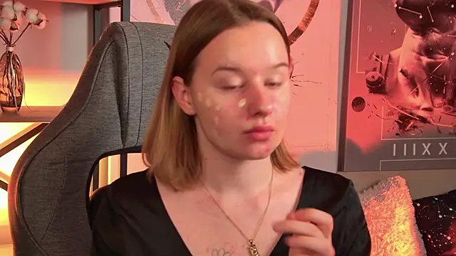 AdeleLoomis online show from 10-25-25, 02:19