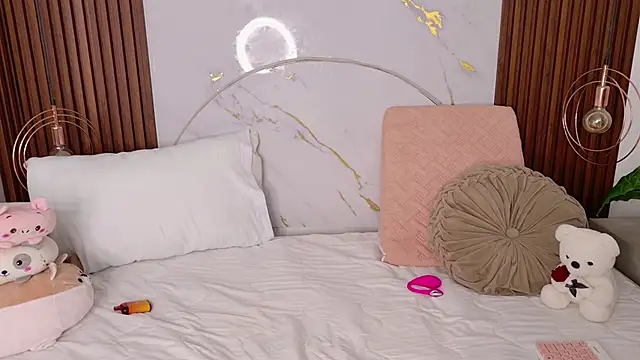 pamelajons  online show from 10-22-25, 01:00