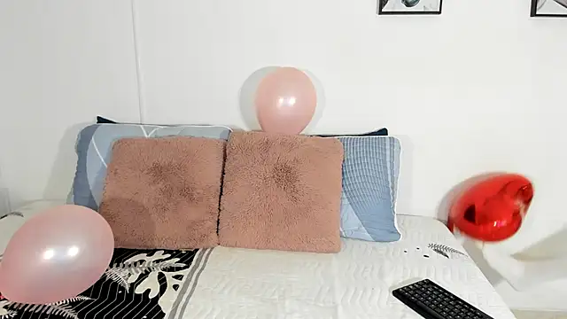 Maia W10 online show from 03-17-25, 12:46