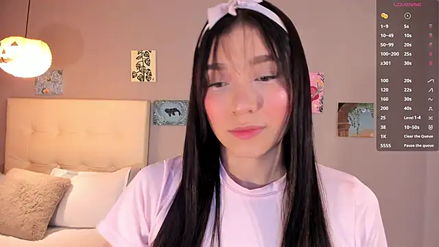 Maia W10 online show from 04-29-26, 12:09
