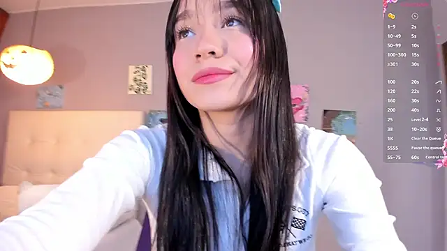 Maia W10 online show from 05-11-26, 12:22