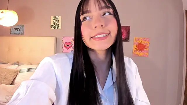 Maia W10 online show from 06-19-26, 12:20